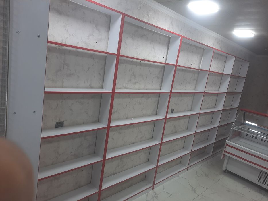 Magazin uchun polkalar, yangiday