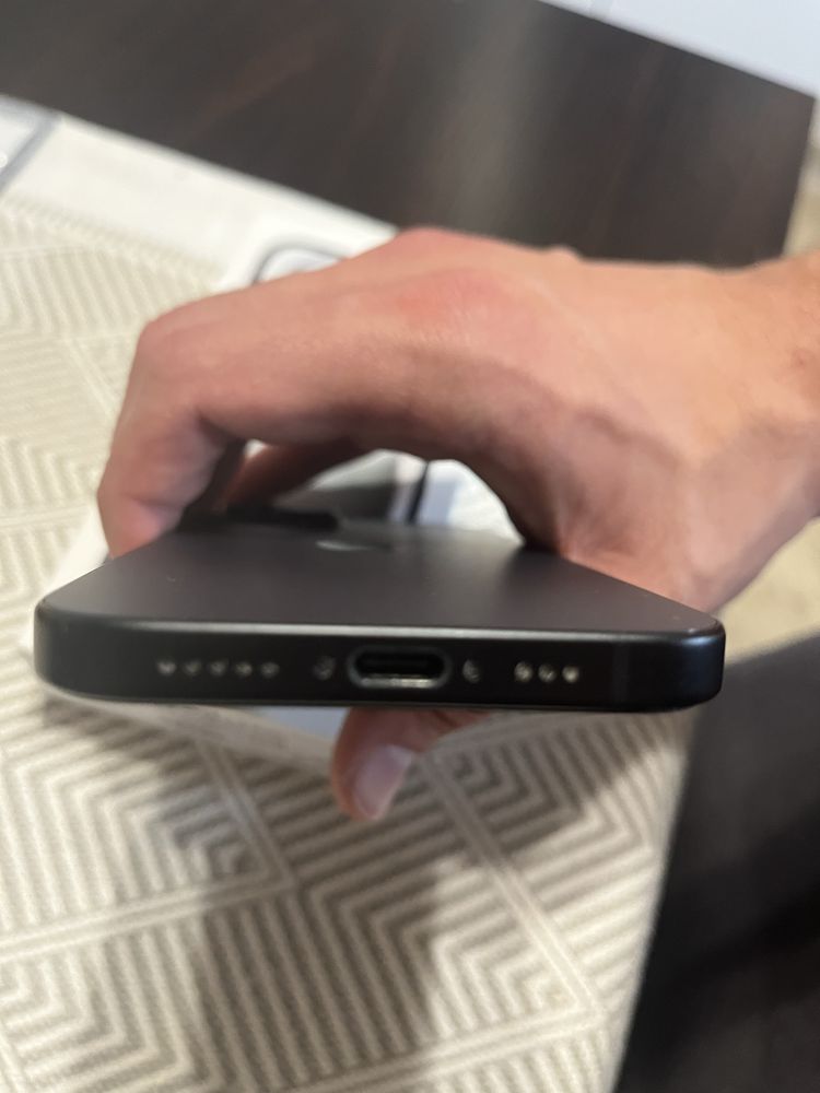 Iphone 15/ 128 ГБ! Като нов!