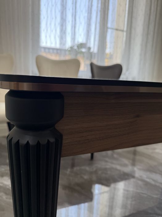 Стол в отличном состояние