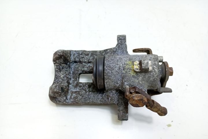 Etrier stanga spate Audi A4 B7