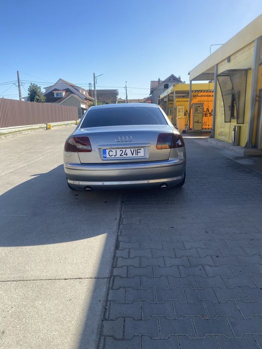 Audi a8  quattro 235 cai