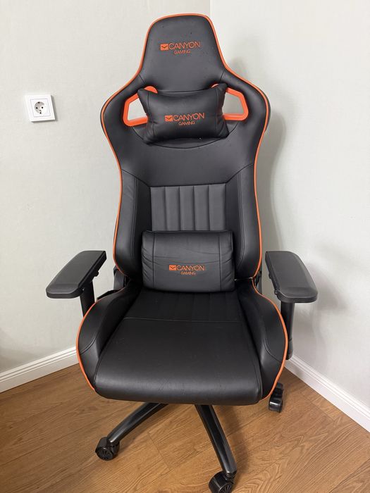 Продам кресло Canyon Gaming