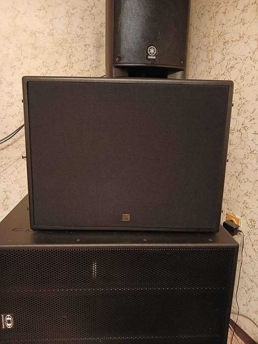 Бас каса 18ка празна