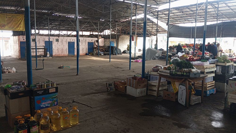 Сдам в аренду торговое площади на территории торгового центра Бахтияр.