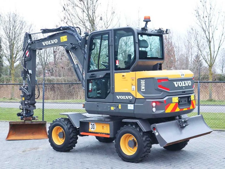 Колёсный экскаватор Volvo EW60E