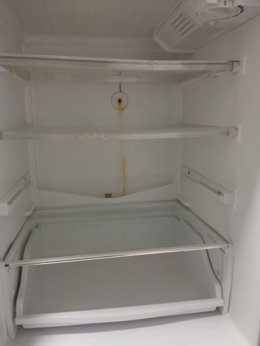 Продаётся двухкамерный холодильник "Sino"