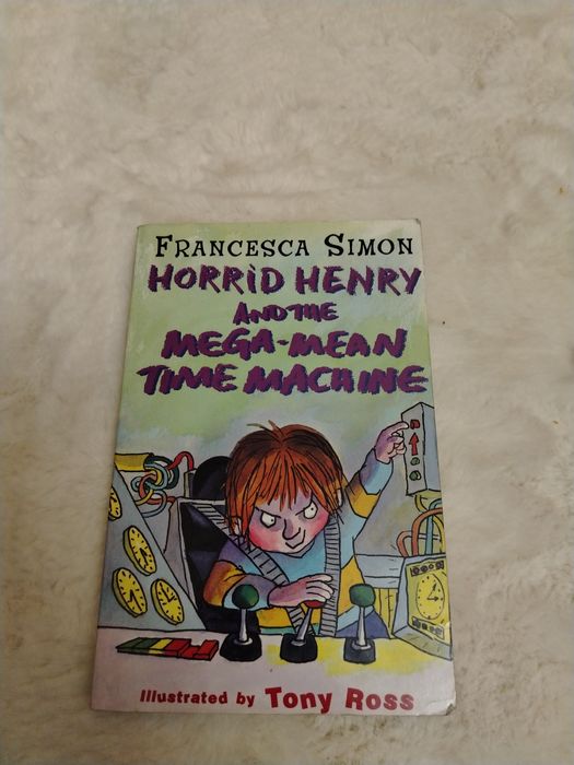 Книги Francesca Simon