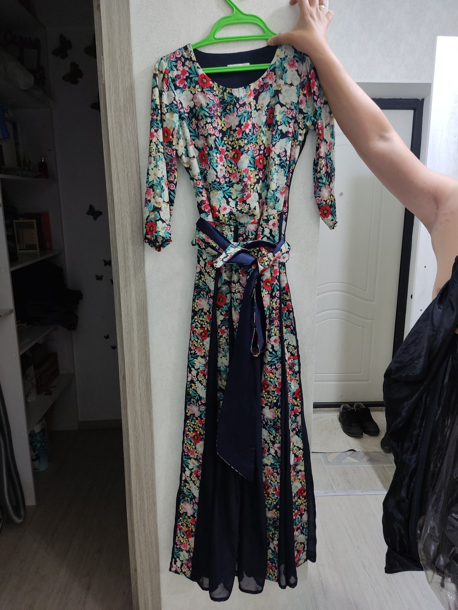 Турецкое нарядное платье в пол ( почти новое)