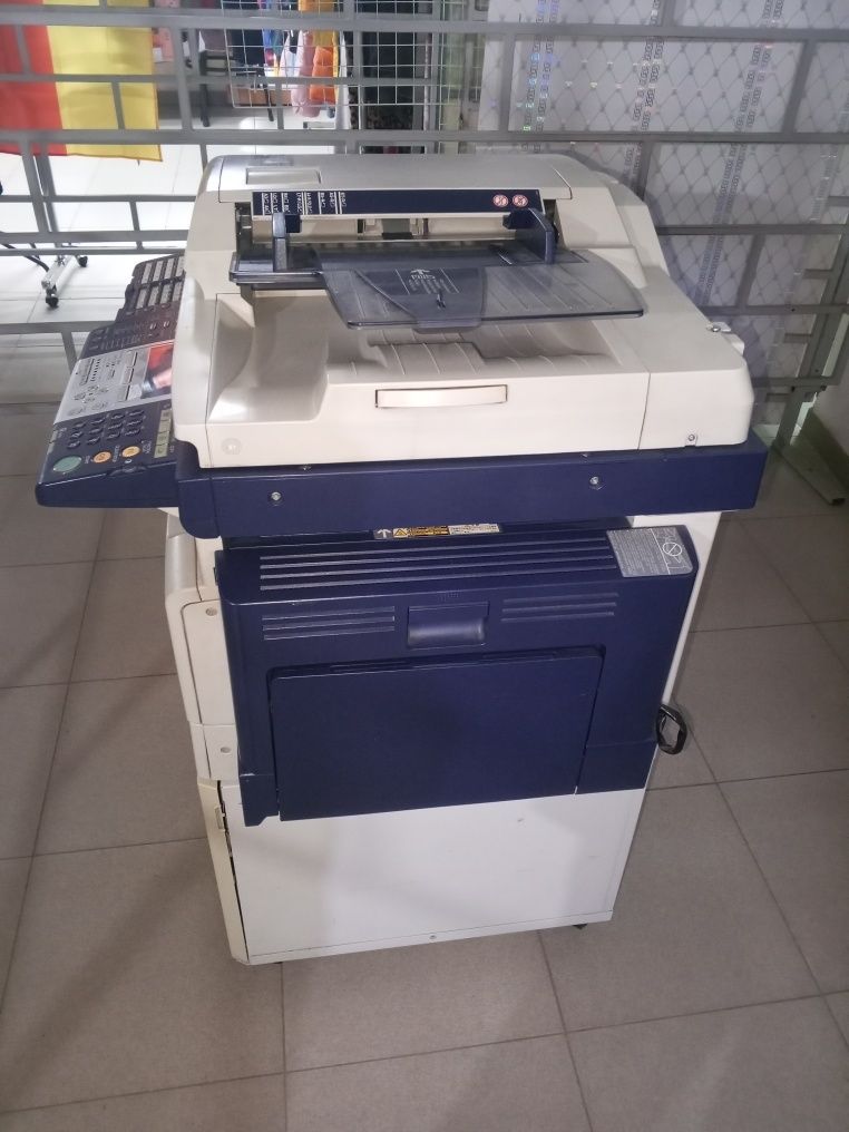 Продам большой копир. С авто подачи, формат А3, А4.