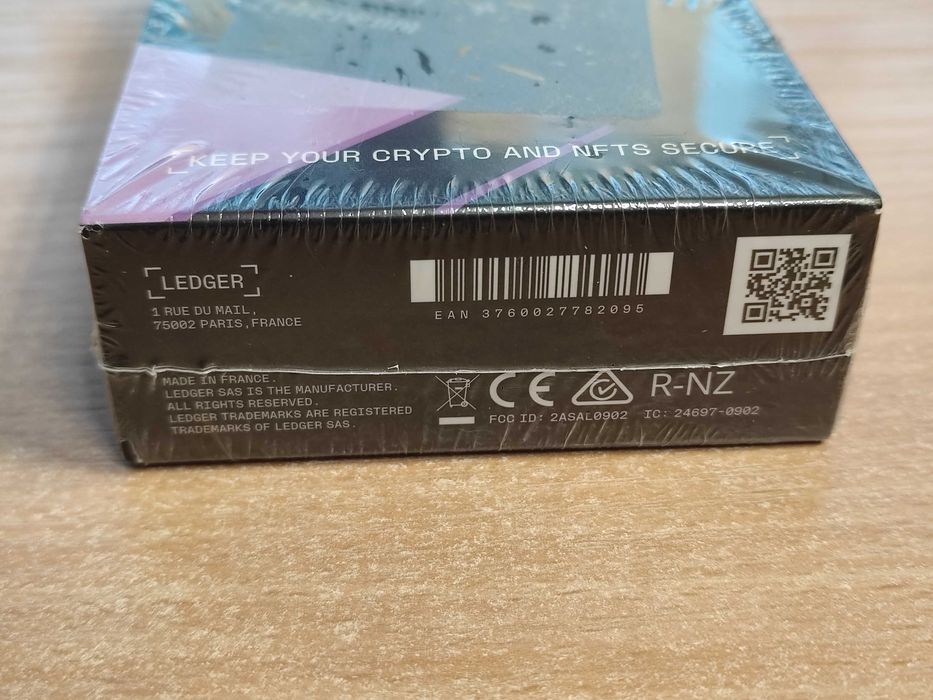 Крипто портфейл Ledger Nano S Plus - Нов и запечатан