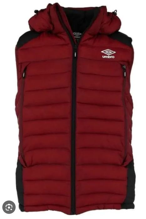 Оригинална грейка (елек) Umbro в червен цвят