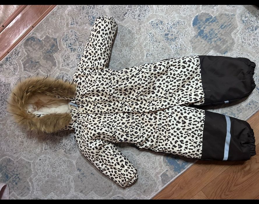 Продам детский комбинезон зима.. Очень тёплый.