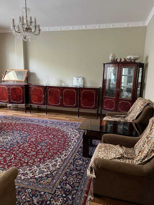 Сдам евро квартиру на Садыка Азимова ц1