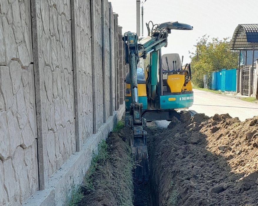Мини экскаватор копаем септик траншея водопровод канализация туалет су