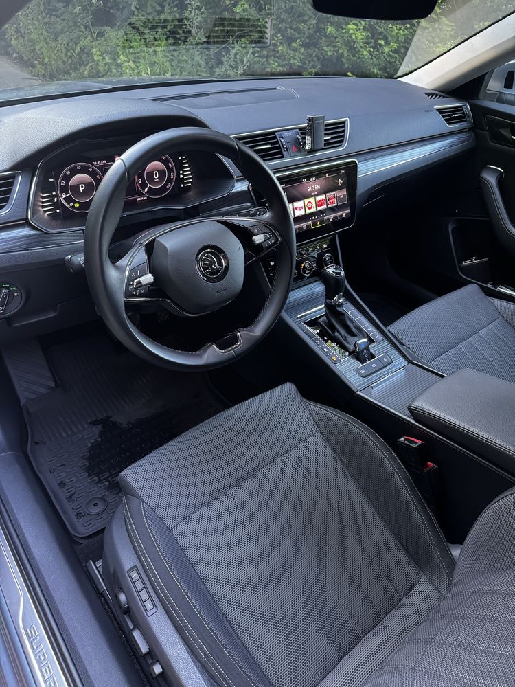 Vând Skoda Superb III