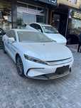 BYD Han 2025  Oq rang tayyor 701 km moshina Arzon narxda
