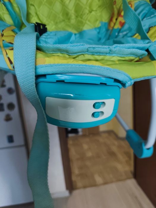 Детски шезлонг със звук и вибрация. 2 броя