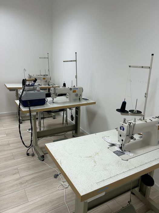 3 швейных машинок,  утюг 2л