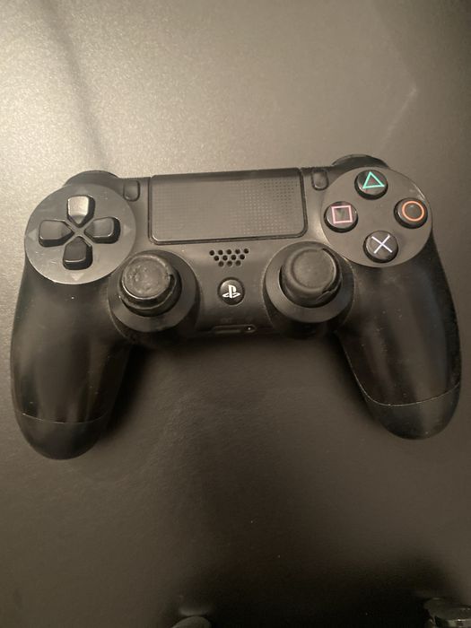 Vand 3 manete PlayStation 4