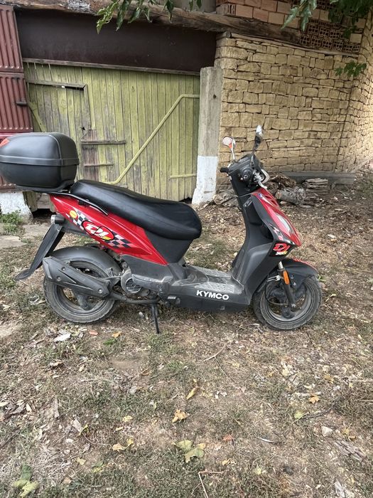 Продава се скутер KYMKO DJ50s