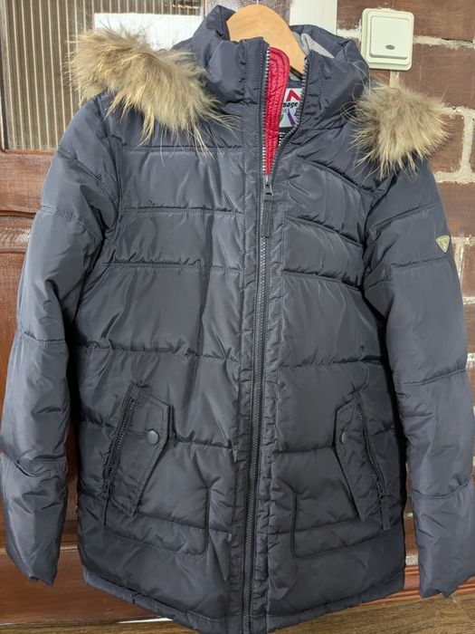 Детская зимняя куртка в отличном состоянии
