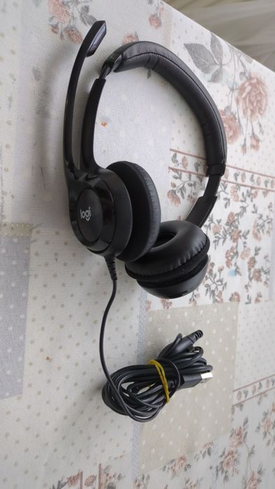 Logitech H390 USB слушалки с микрофон – отлична кондиция, почти нови!