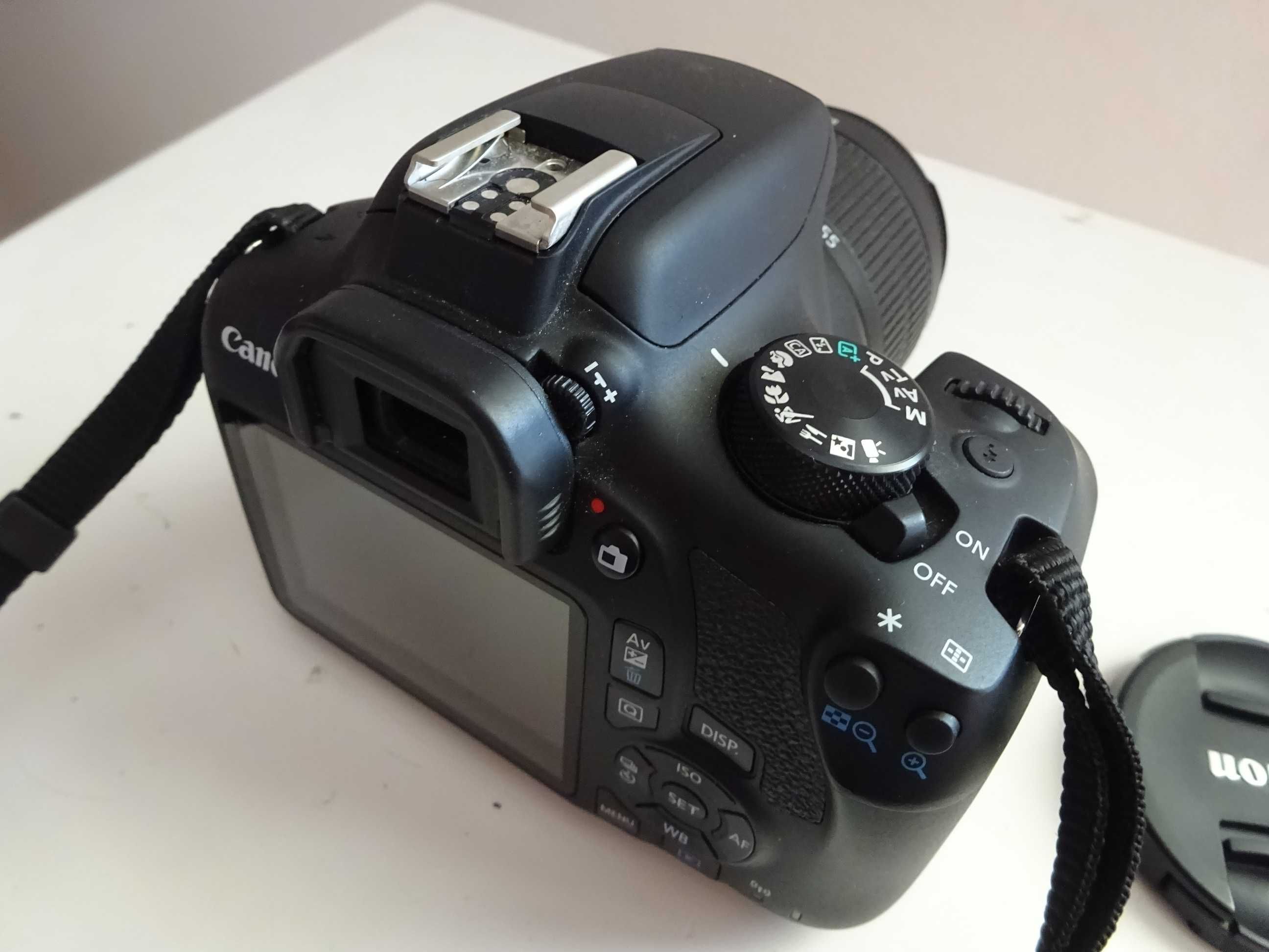 Canon EOS 1300D + 18-55 мм + Чанта + 8 ГБ (Wi-Fi, само на 3000 кадъра)