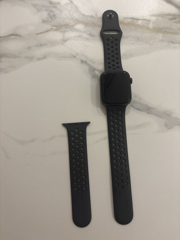 Nike apple watch SE