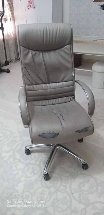 Ofisniy kresla sotiladi