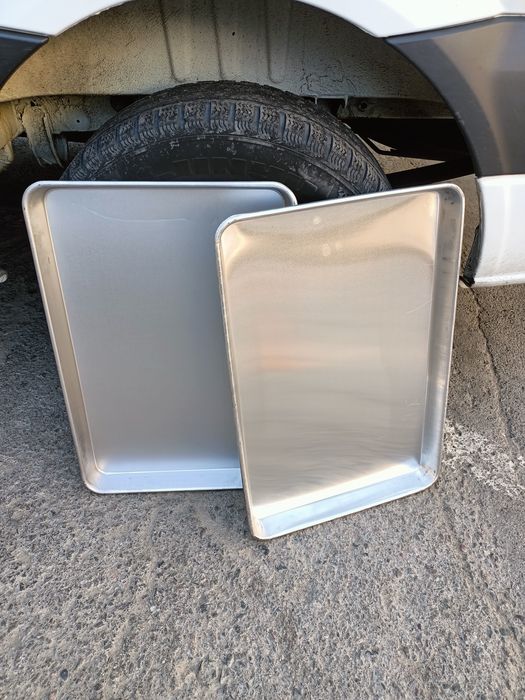 Противни алюминевые 60*40 см. Противнии из нержавеющей стали.