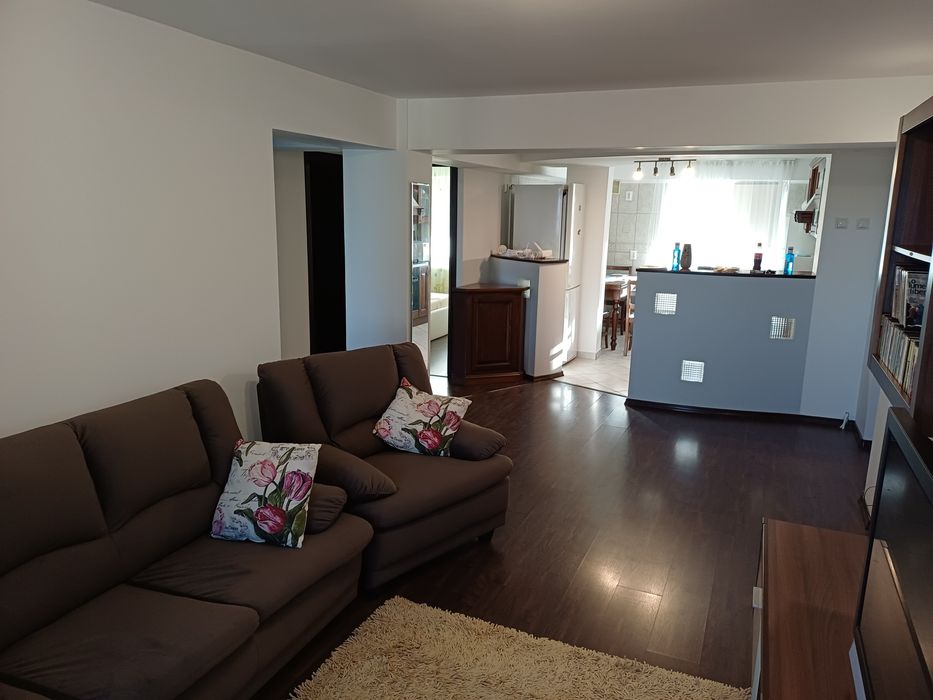 Inchiriez apartament 3 camere ultracentral