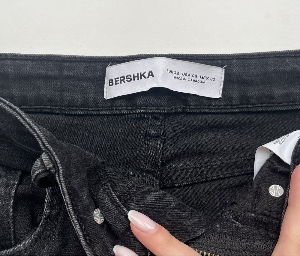 Дънки Bershka, 32 размер, 20 лв