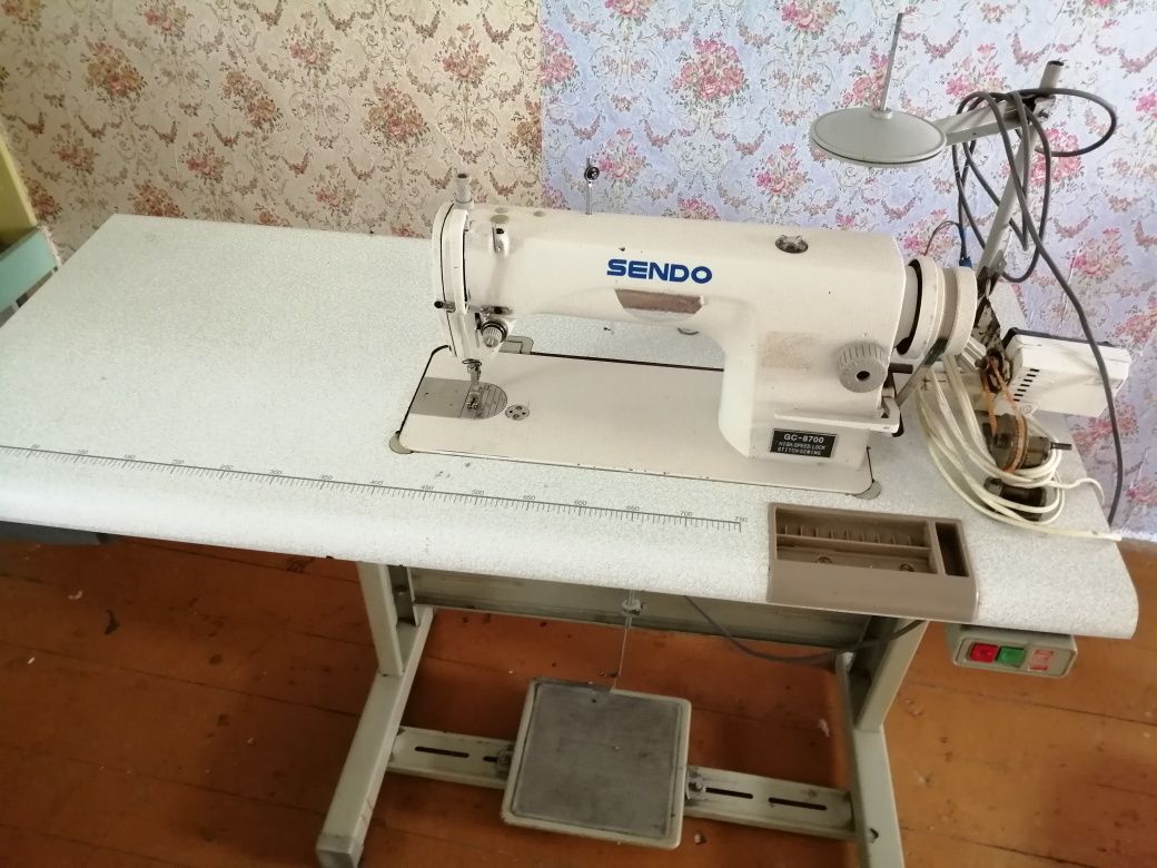 Продам швейную машинку