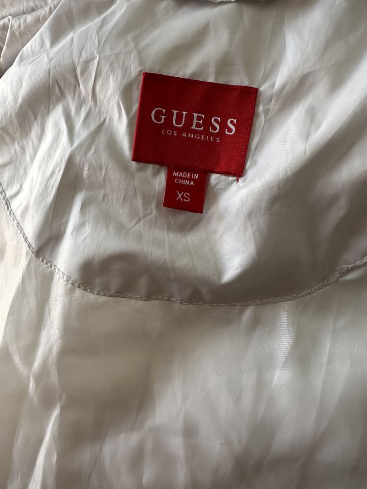 Geaca Guess mărimea XS