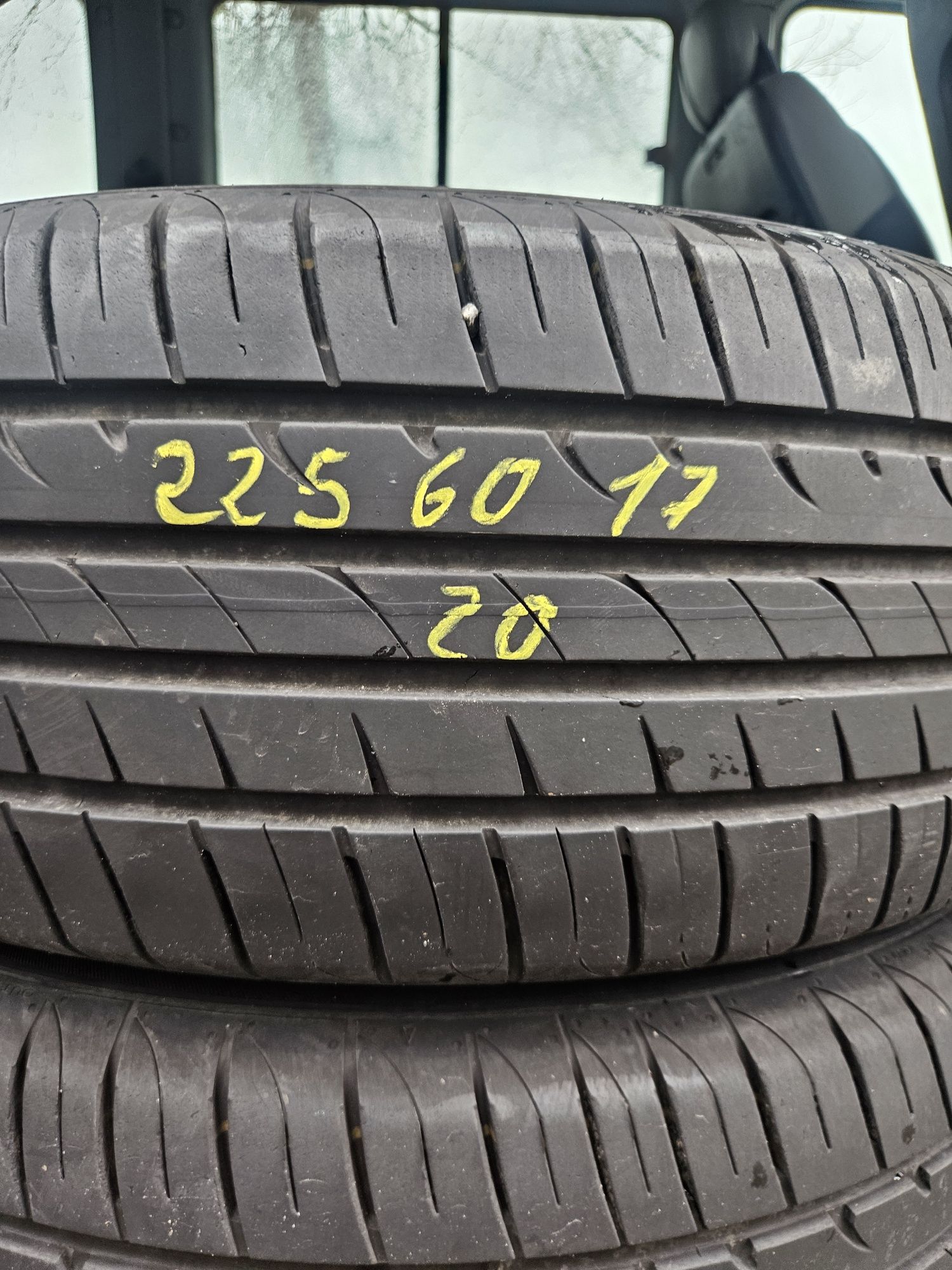 Гуми 225/60/17 2броя