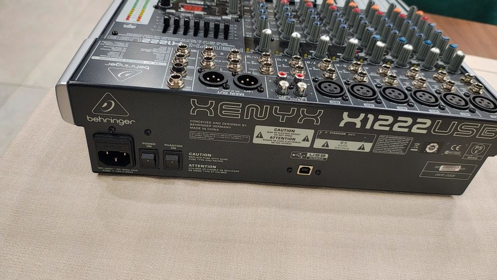 Смесителни пулт Behringer XENYX X 1222 USB
