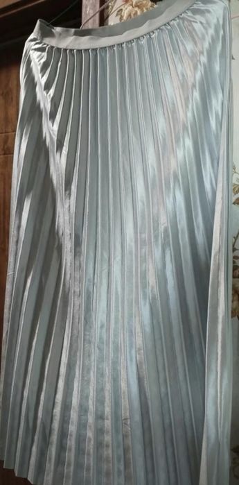 Новая вещь юбка ,не подошёл размер,новая ,новая,новая плиссе новая нов