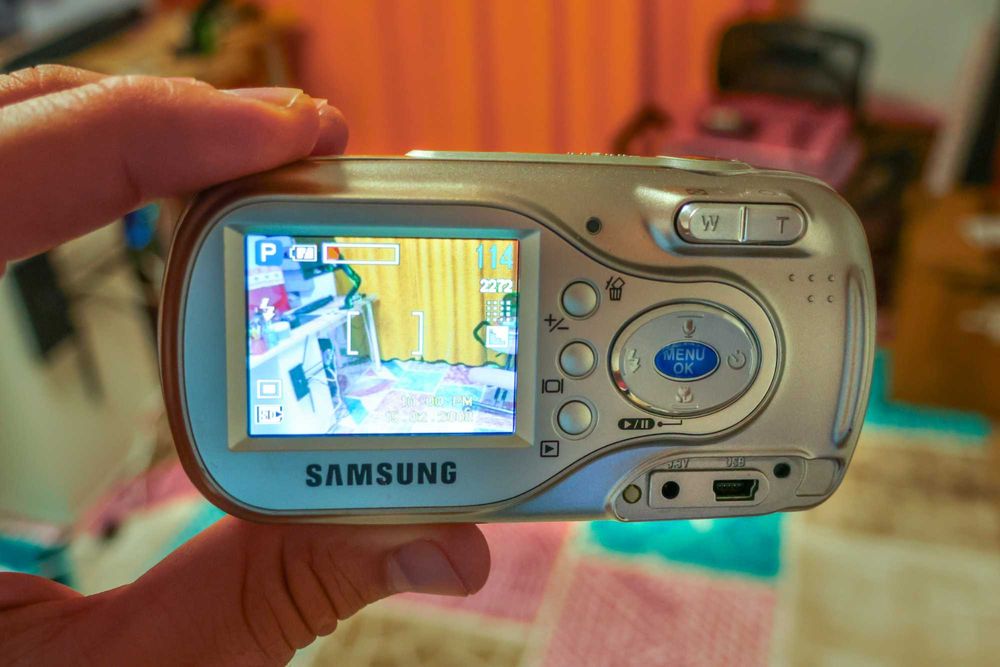 aparat foto digital Samsung A4 (digicam cu senzor CCD)