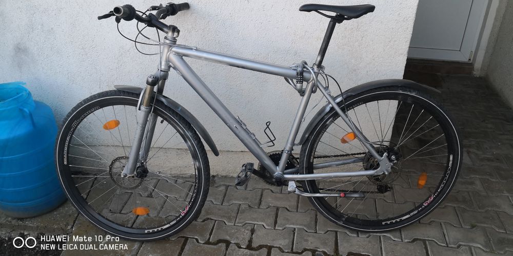 Vând bicicleta Apollo cadru aluminiu roti 27.5