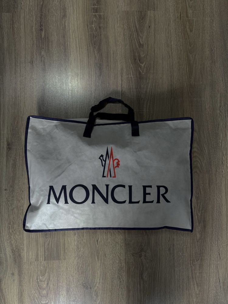 Яке Moncler Maya