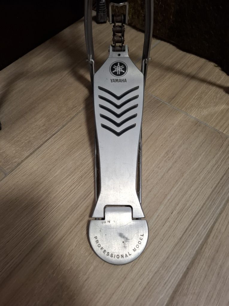 Фус Yamaha за барабани