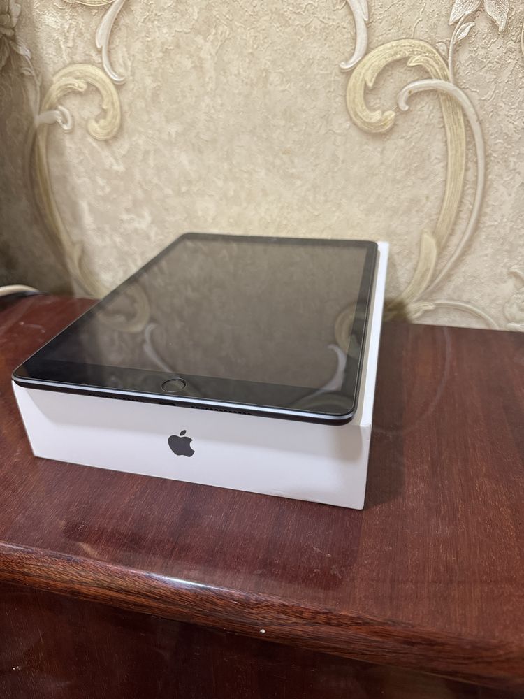 Ipad 9 sotiladi  pamiri 256 talik 10 kunam ishlamagan yangi idyalni