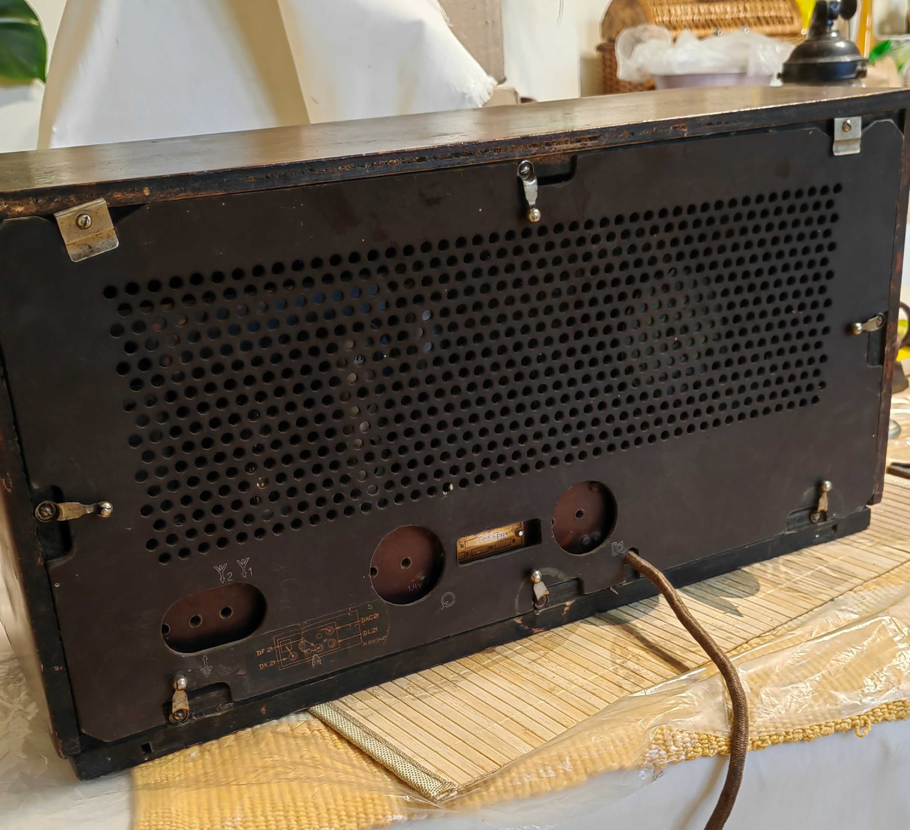 Супер Рядко Старо Радио SIERA Произведено в Белгия през 1941-42 г