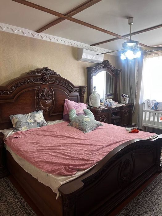 Uchaska sotiladi Shayxontoxur. Koʻkcha 3.50 sotik.