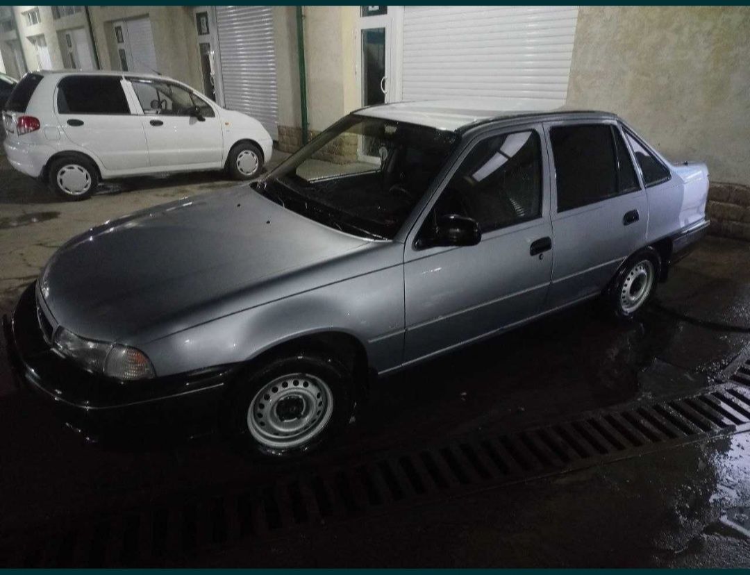 Машина Daewoo Nexia 1 сонс
