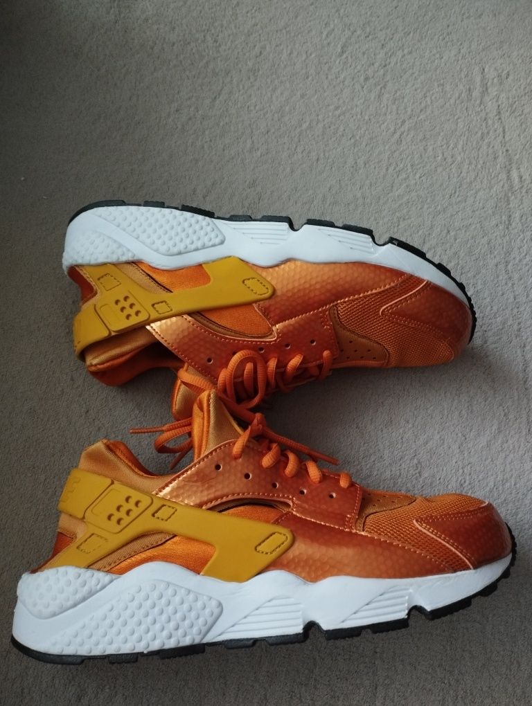 Nike Air Huarache măr 40.5