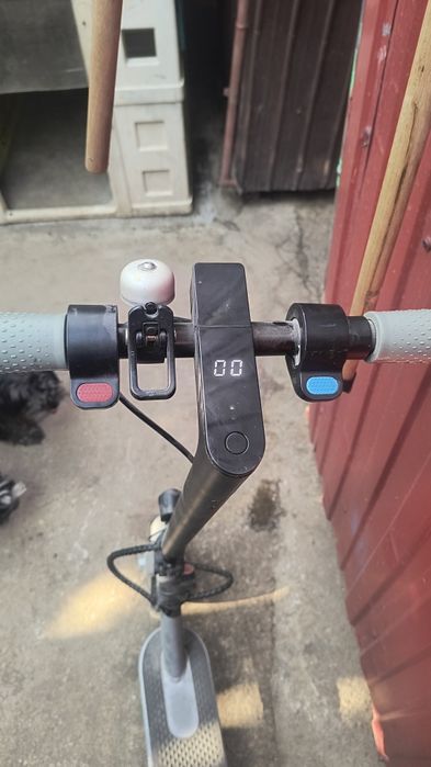 Vând trotinetă  electrica