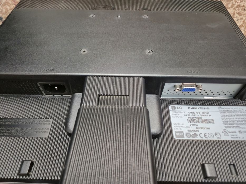 Monitor LG Lcd 19 inchi