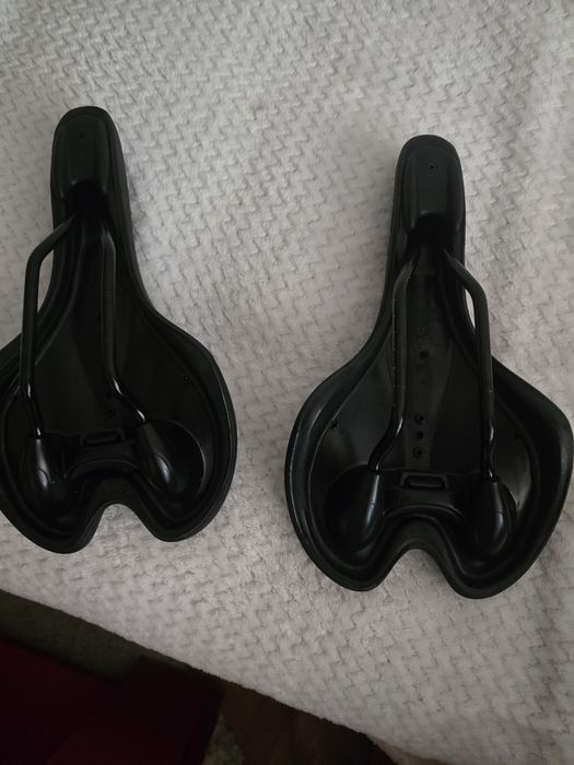 Vând 1 șa de bicicletă