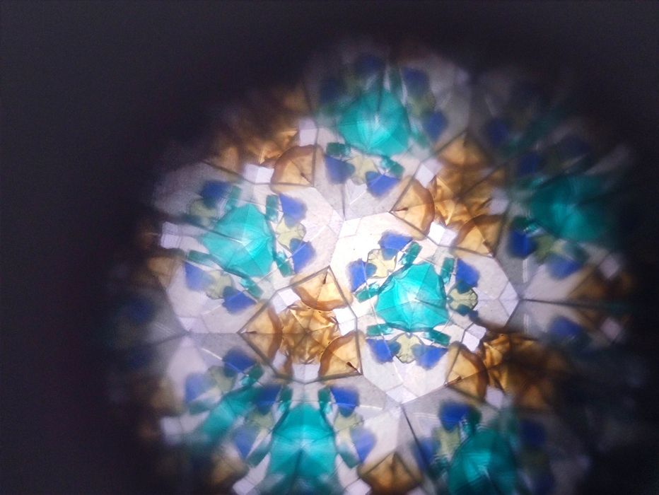 Продавам голям детски калейдоскоп